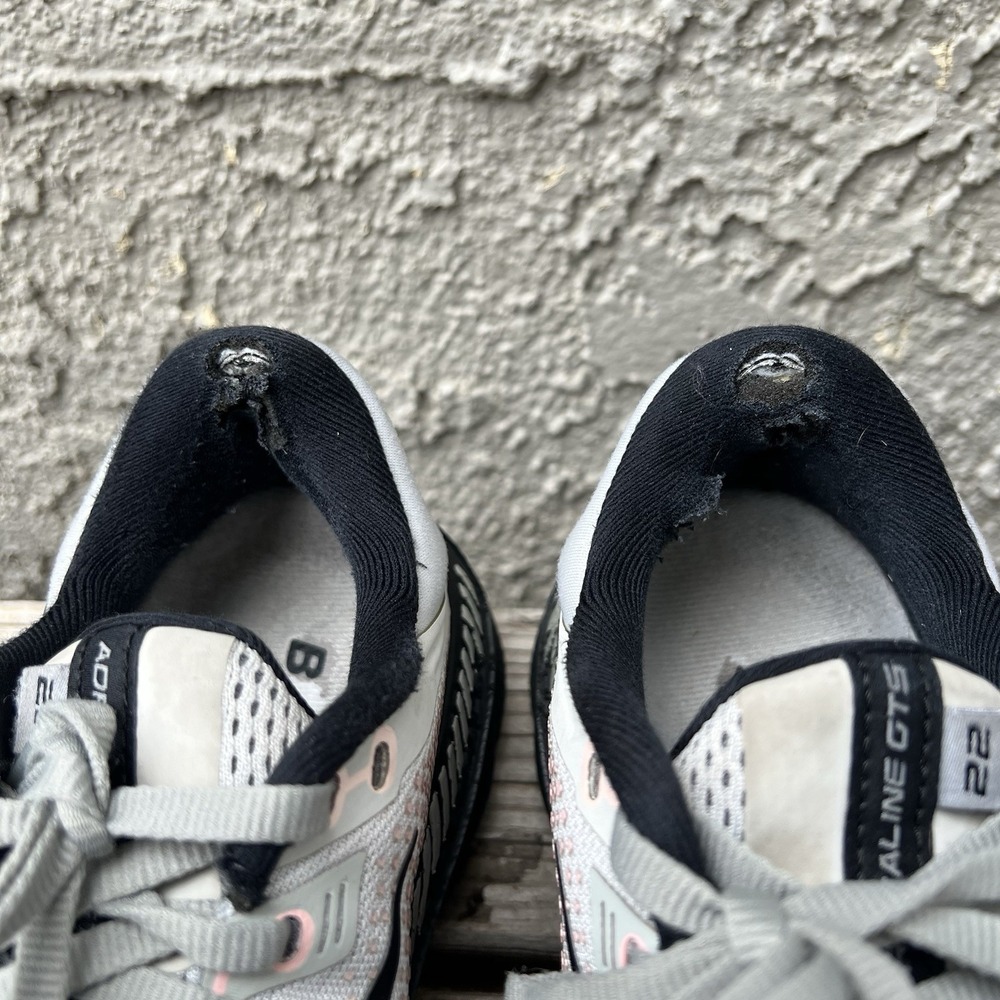 Brooks Shoes Women Size 7.5 Adrenaline GTS 22 Light Grey Running, Jogging - Picture 2 of 11
